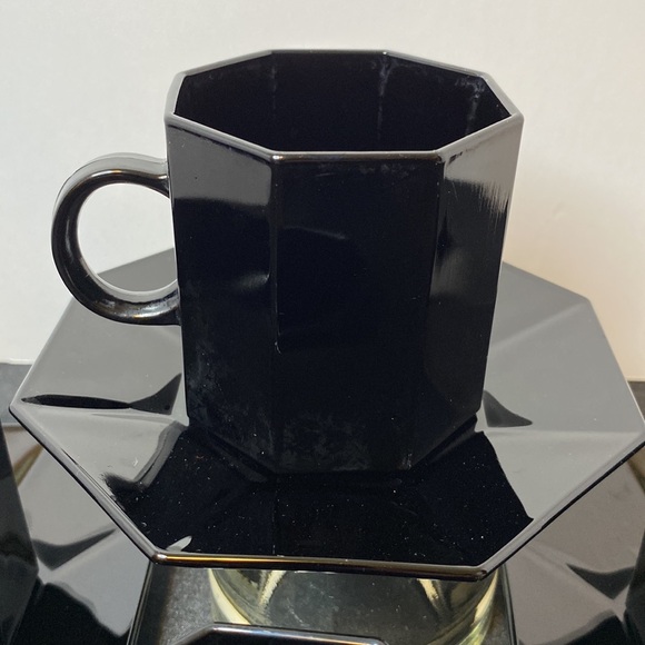 Set of 4 Octome Black Glass Cup and Saucer - Picture 5 of 9